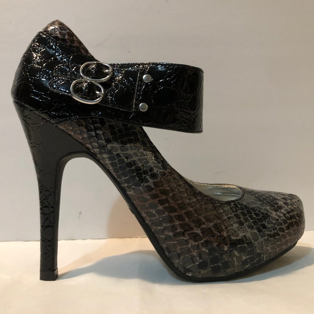 Bamboo Heels Size 6